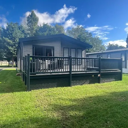 Tatil Evi Mallard Lodge With Hot Tub