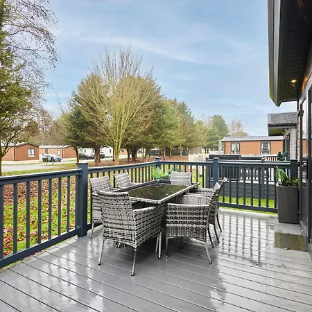 Mallard Lodge With Hot Tub *