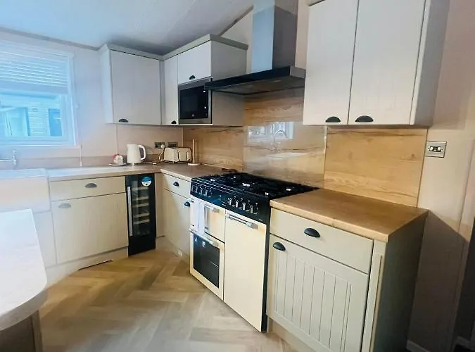 Copse View With Hot Tub *