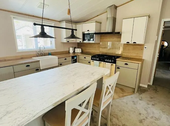 Copse View With Hot Tub