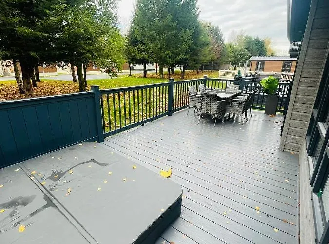 Copse View With Hot Tub