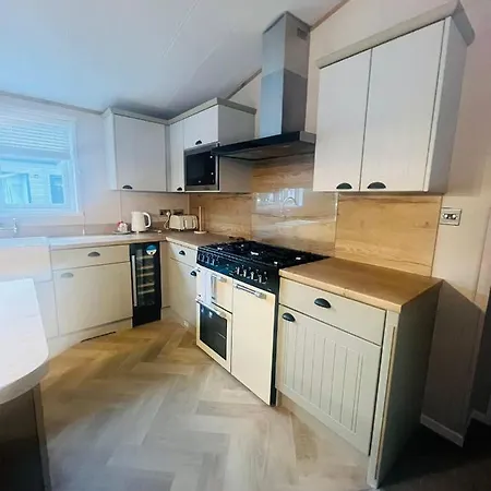 Copse View With Hot Tub *